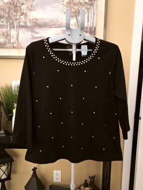 NWOT Maurada black with gold studded top sz 2X